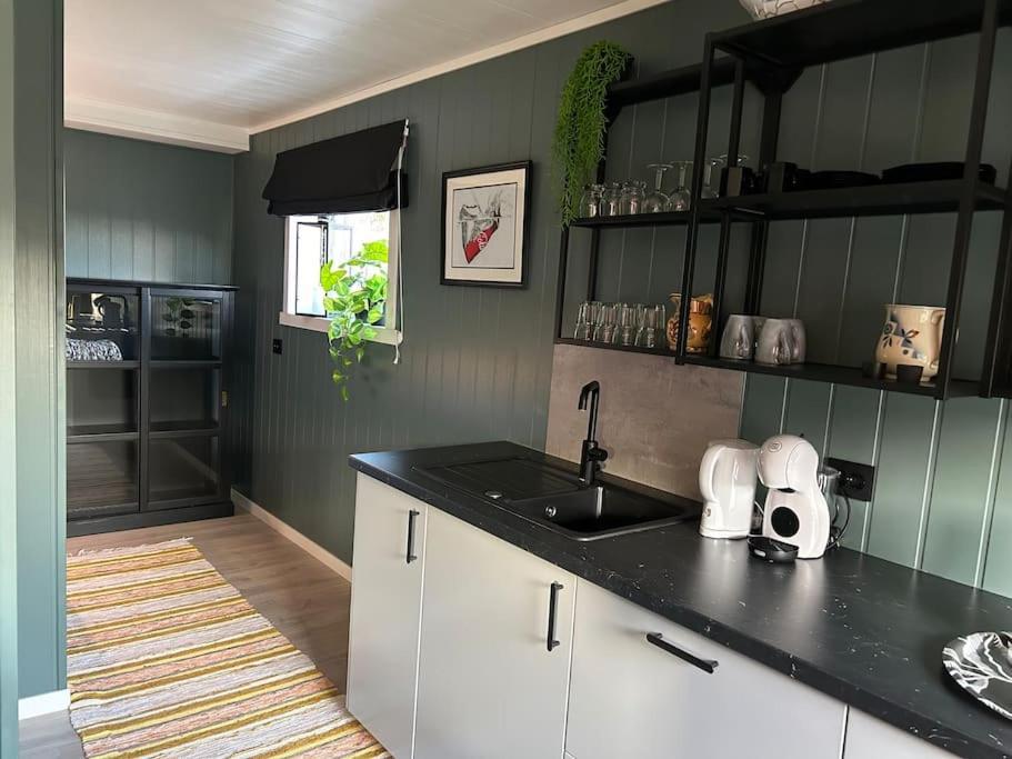 Ett Roms Leilighet Vestvagoy Gravdal  Luaran gambar
